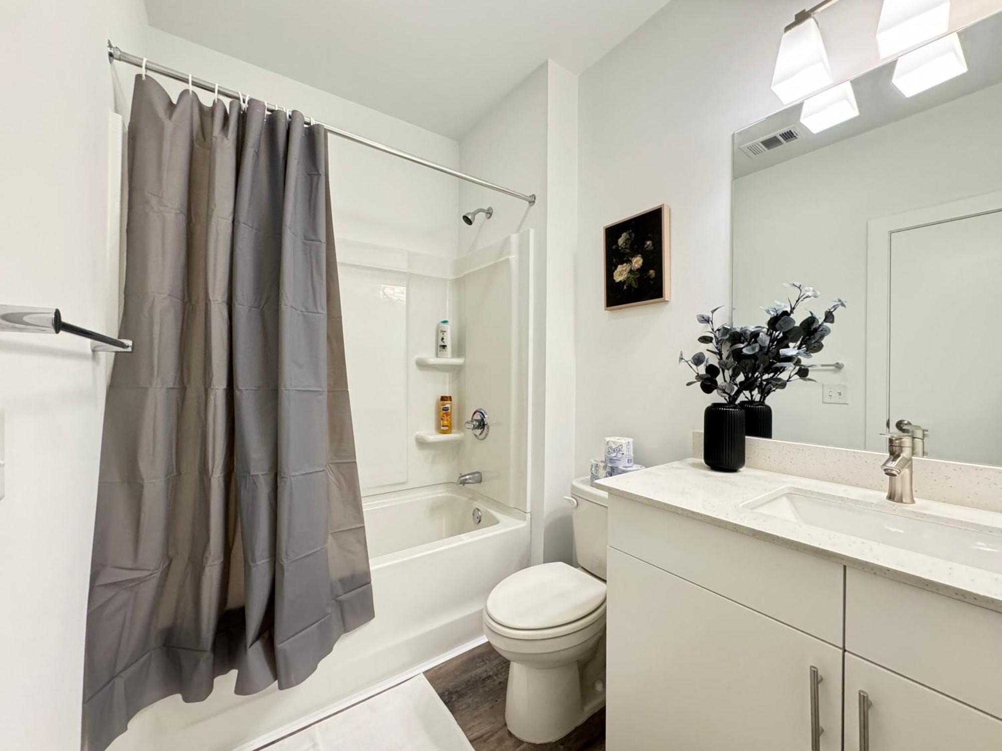 Luxury 1b1b With Balcony Downtown 542blvd Ferienhaus *